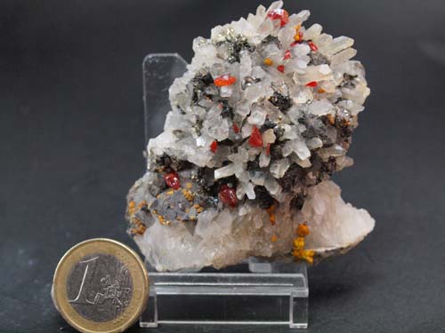 Quartz crystals with realgar crystals on it and sphalerite crystals with some orpiment.<br>Size 6cm x 5,5cm x 2cm