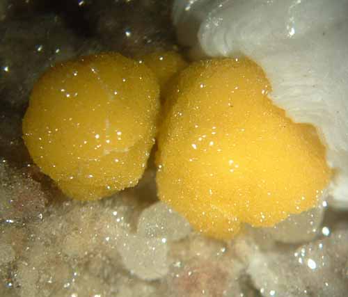 Mimetite pseudomorphs of cerussite with calcite